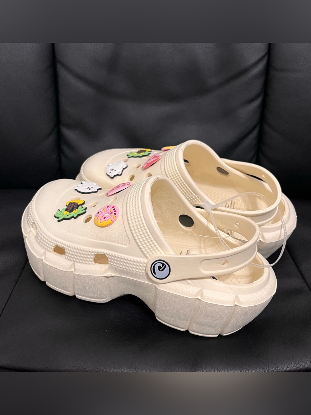 Pacific Dreams women’s platform pin clog off-white sizes 6 and 7